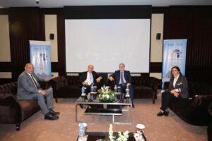 وزير الطيران يبحث مع سكرتير عام «الإيكاو» تطوير الطيران المدني في أفريقيا واستعدادات مؤتمر النقل الجوي العالمي