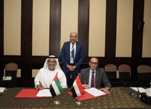 مصر والإمارات توقعان مذكرة تفاهم لتعزيز الربط الجوي والتوسع في خدمات النقل بين البلدين