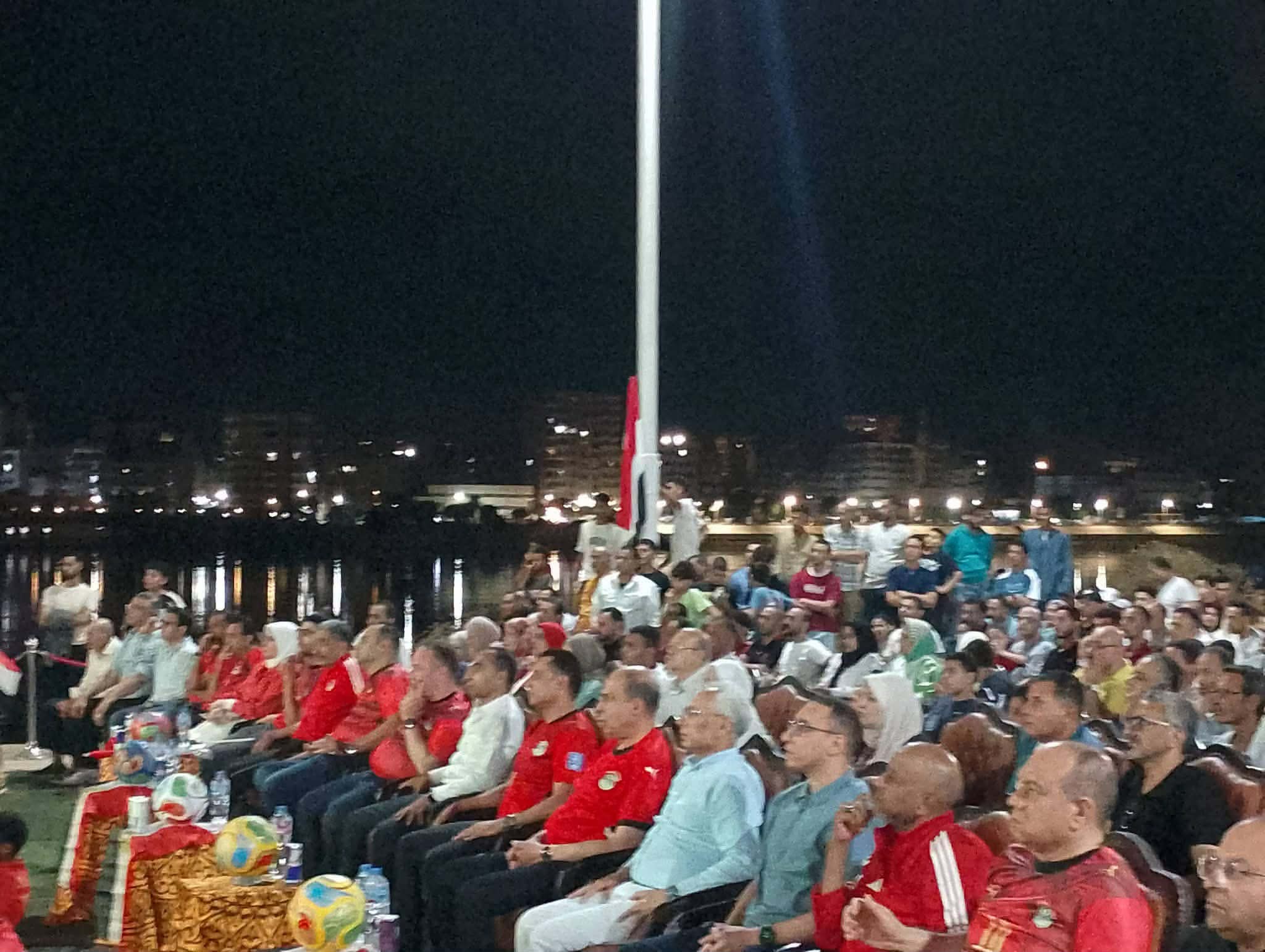 مدرج وطني بالمتحف الأتوني.. المنيا تدعم الفراعنة أمام أستراليا