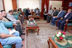 محافظ سوهاج يبحث الفرص الاستثمارية مع “هيئة الاستثمار”