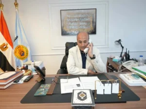 محافظ أسيوط يهنئ الأولى على الجمهورية بالدبلومات الفنية هاتفيًا