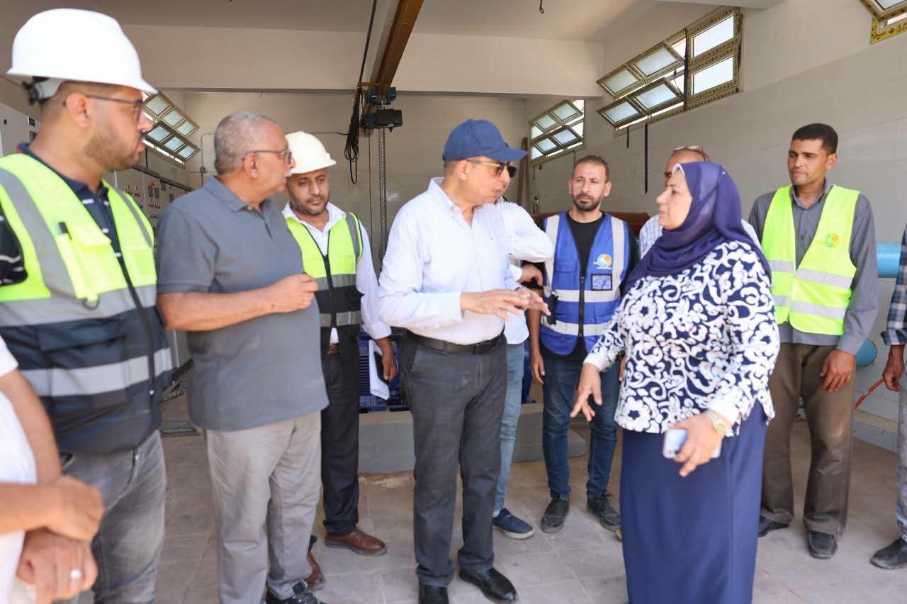 بتكلفة 55 مليون جنيه.. محافظ المنيا يتابع التجهيزات النهائية لمحطة مياه الأشمونين