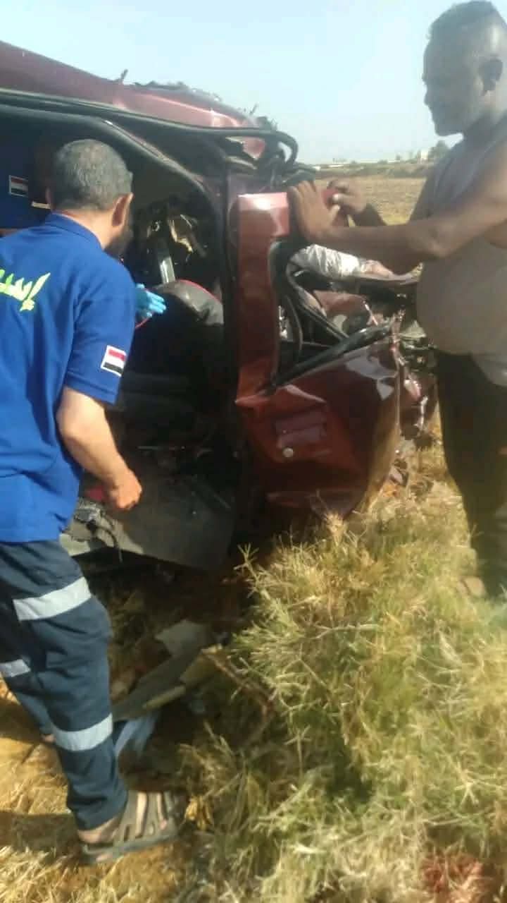 وفاه شخصين وإصابة 2 أخرين إثر انقلاب سيارة بطريق بني عدى الصحراوي فى أسيوط