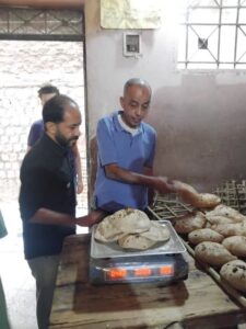 ضبط 136 بطاقة تموينية داخل مخبز مخالف.. و270 محضرًا في حملات رقابية بالمنيا