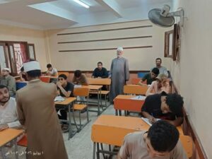 رئيس منطقة سوهاج الأزهرية يتفقد لجان أخميم