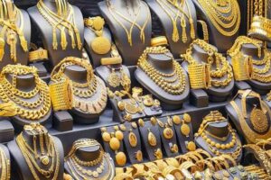 الذهب يرتفع إلى 5860 جنيها.. تفاصيل