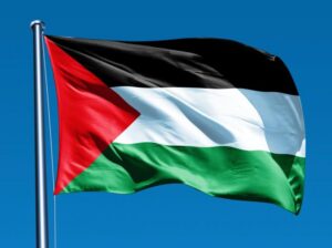 سنغافورة تحقق في واقعة رفع العلم الفلسطيني خلال حفل موسيقي لفرقة بريطانية