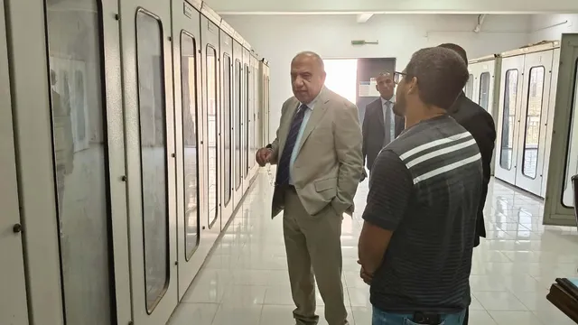 فى زيارة ميدانية مفاجئة.. وزير الكهرباء يتفقد محطة محولات القاهرة الجديدة  ‏