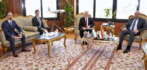 وزير الطيران يبحث مع سفير بلغاريا تحديث اتفاق النقل الجوي لتعزيز التشغيل وتوسيع آفاق التعاون