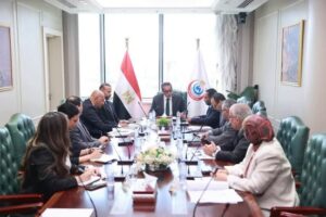 وزير الصحة يجتمع بالأمين العام لمؤسسة الجارحي لتعزيز التعاون