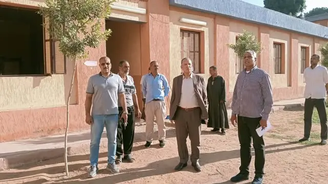 مدير تعليم أسيوط يتفقد لجان الثانوية العامة بإدارة الفتح التعليمية