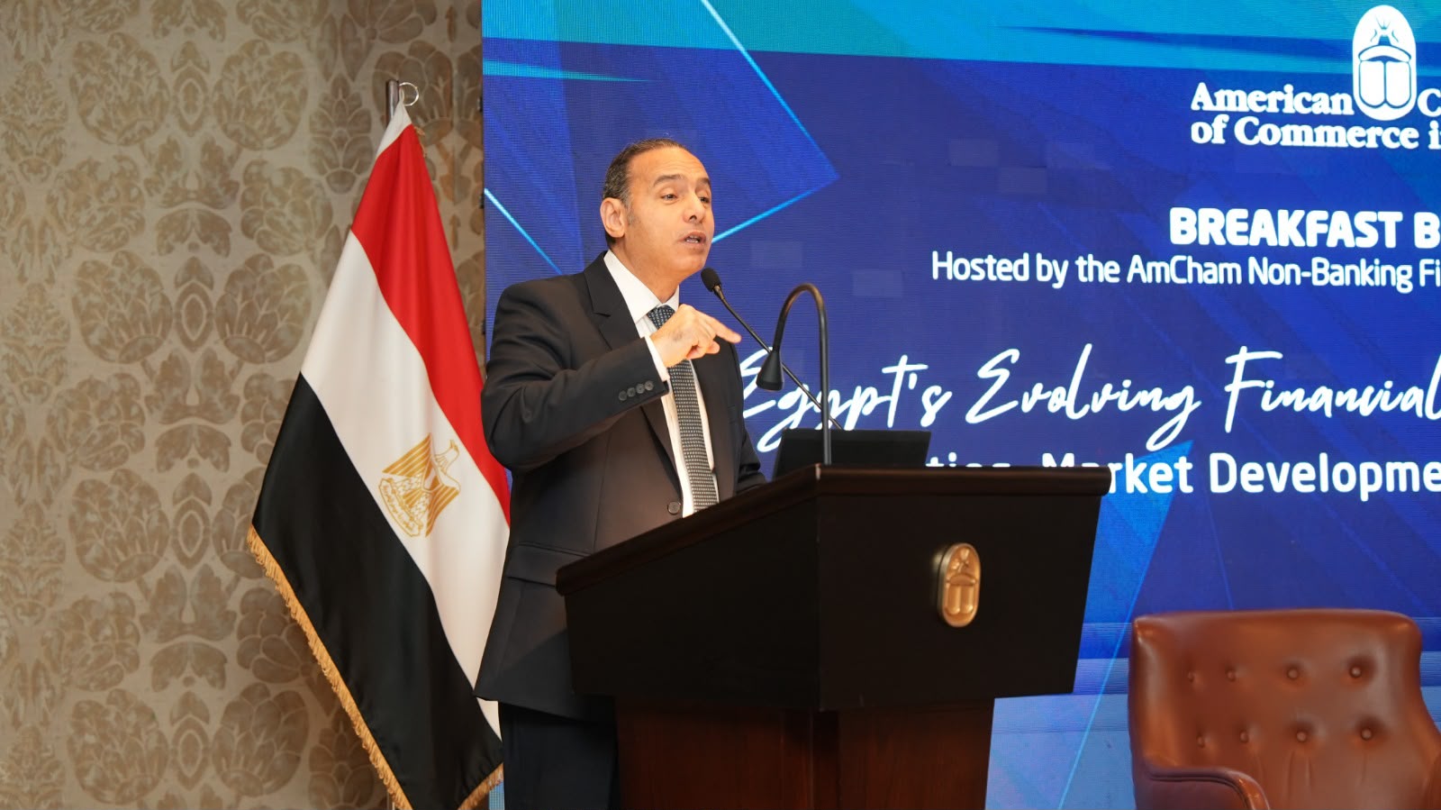 عزام : “الشورت سيلينج” يستقطب شرائح جديدة من المستثمرين في البورصة