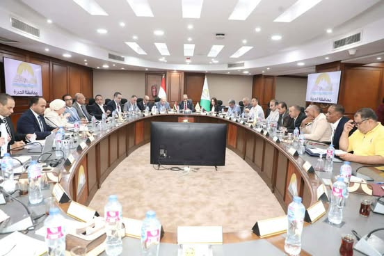 أبرز توصيات اجتماع محافظ الجيزة بأعضاء مجلسي النواب والشيوخ