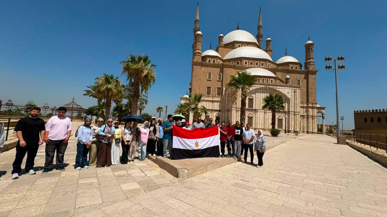 جامعة القاهرة تطلق مبادرة «اعرف بلدك» بزيارة طلاب الفرع الدولي إلى قلعة صلاح الدين