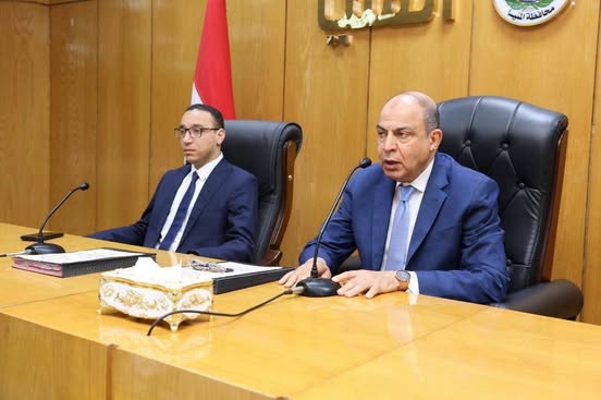 محافظ المنيا يوجّه بتكثيف حملات التفتيش ومحاسبة المقصرين للارتقاء بالأداء المؤسسي وتحسين الخدمات