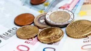 أسعار العملات في مصر اليوم الإثنين